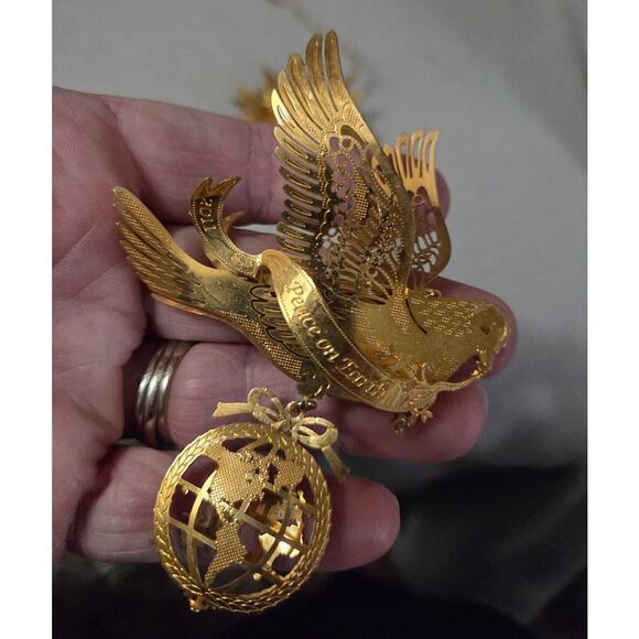 Set 2 Danbury Mint Gold Plated Ornament Peace on Earth Dove Snowflake Star - Picture 6 of 11